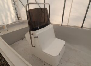 С дистанционным управлением и центральной консолью