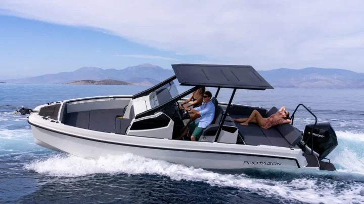 MOOTORPAAT PROTAGON 25 Sundeck – pilt 1