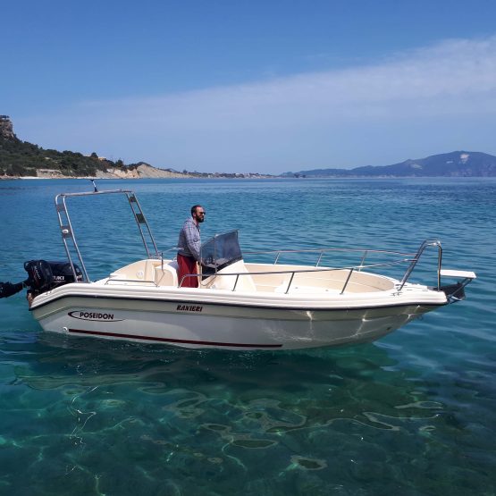 Mootorpaat Poseidon R590