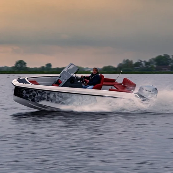 Mootorpaat Protagon 20 bowrider