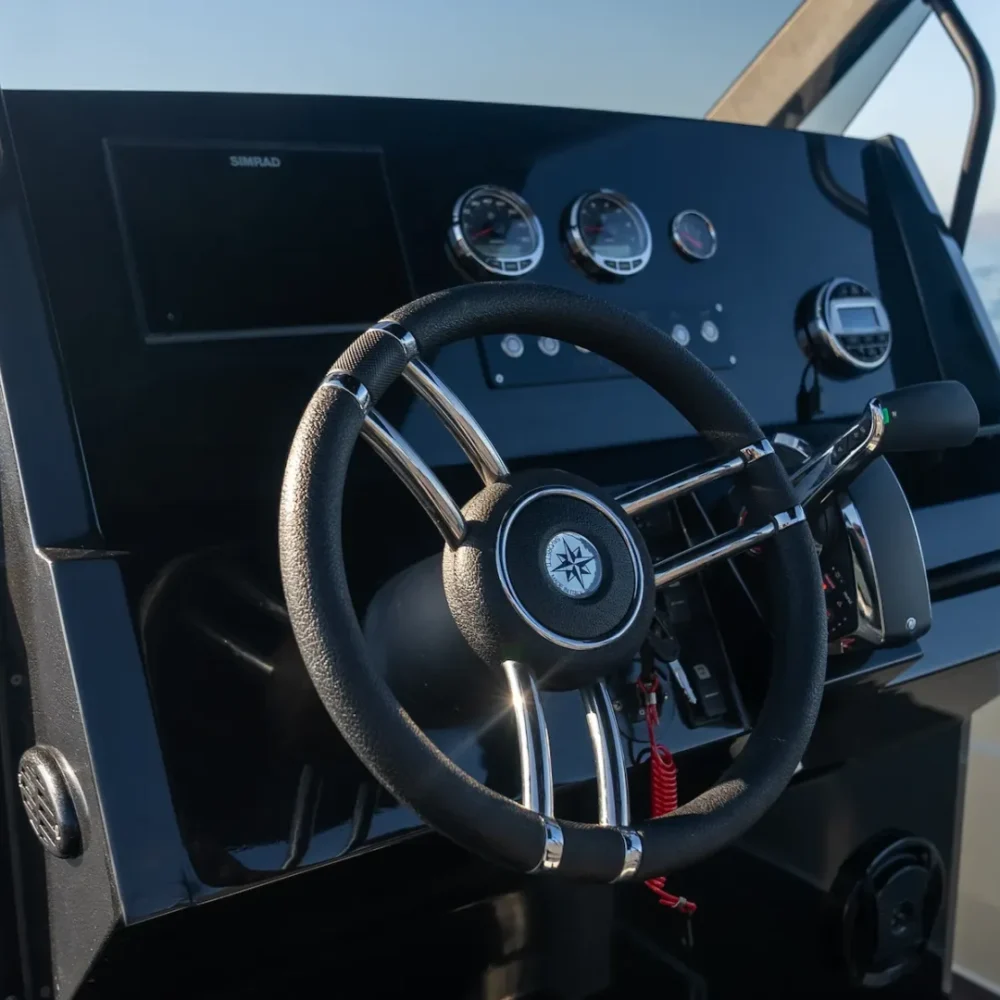 Mootorpaat Protagon 20 veesõiduk Mootorpaat Protagon 20 veesõiduk