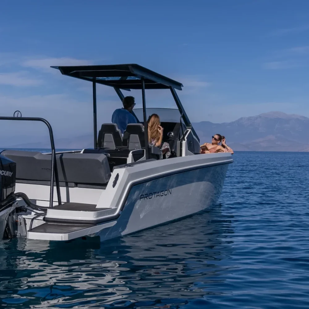 Mootorpaat protagon 25 sundeck tohatsu mootoriga Mootorpaat protagon 25 sundeck tohatsu mootoriga