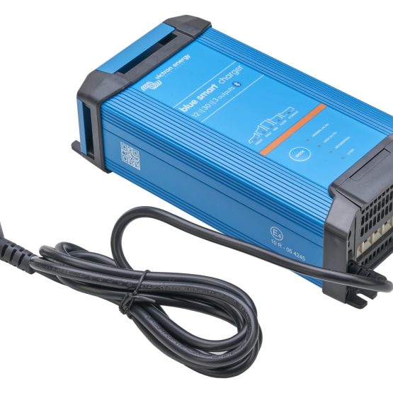 Akulaadija Victron 12V 30A IP22(3)Smart