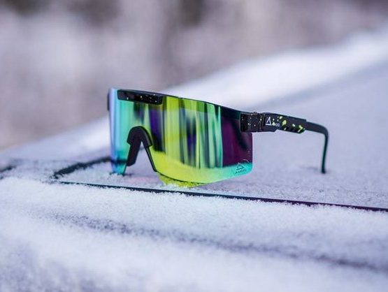 PÄIKESEPRILLID AMOQ MUST/KULDNE